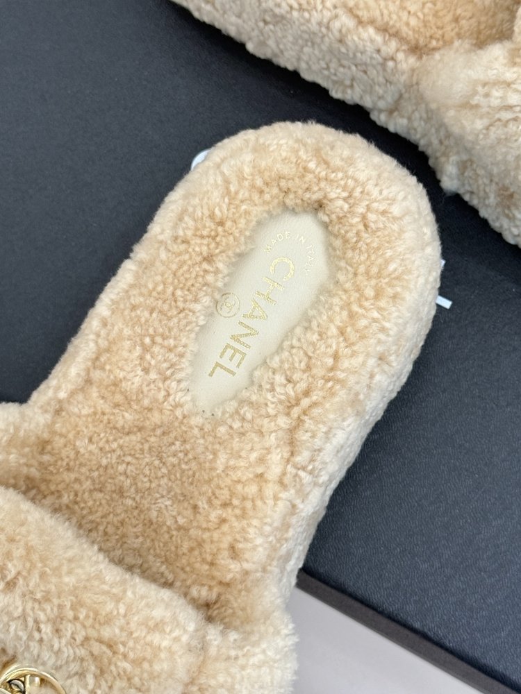 Шлепанцы меховые женские фото 8