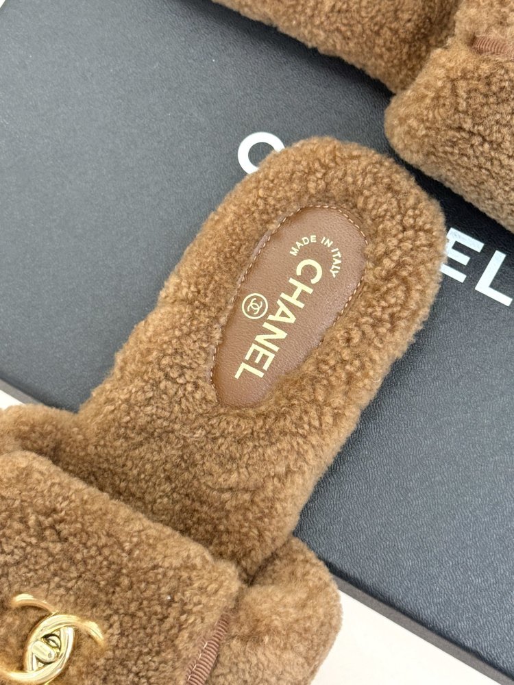 Шлепанцы меховые женские фото 8