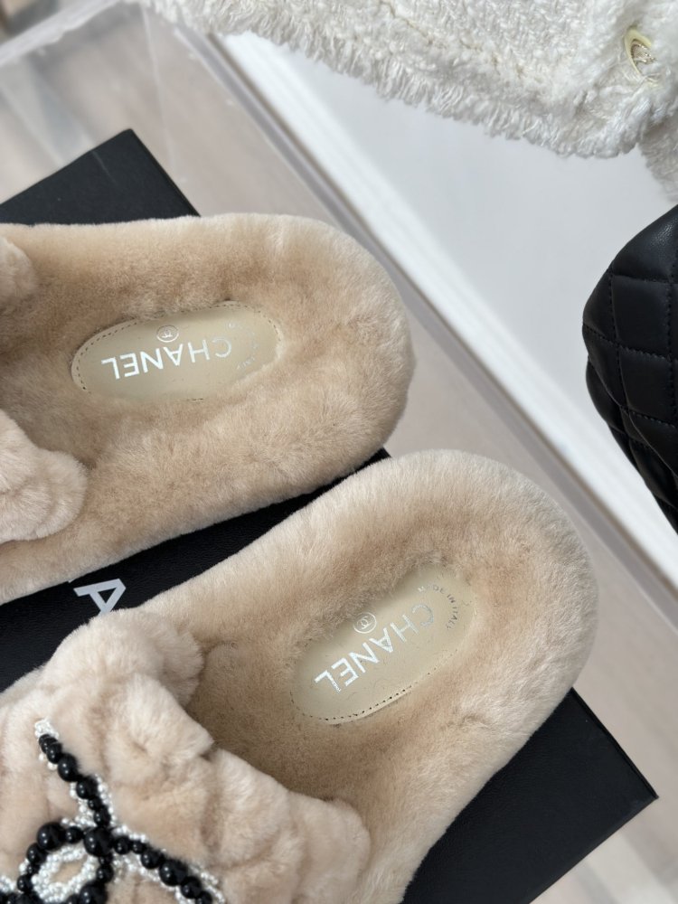 Шльопанці хутряні жіночі фото 8