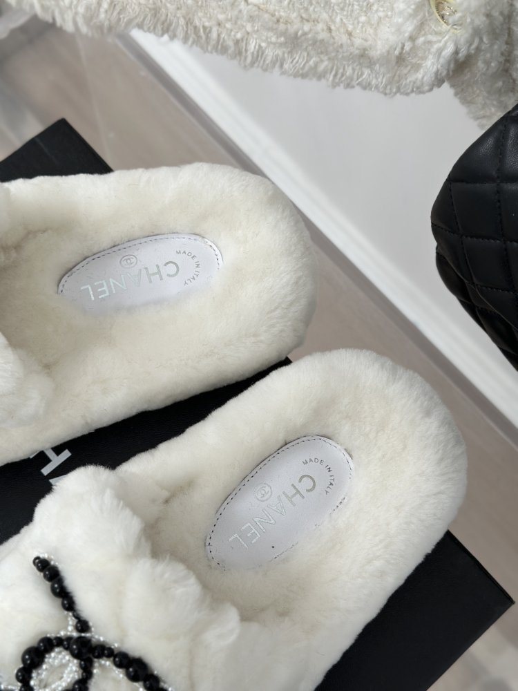 Шлепанцы меховые женские фото 8