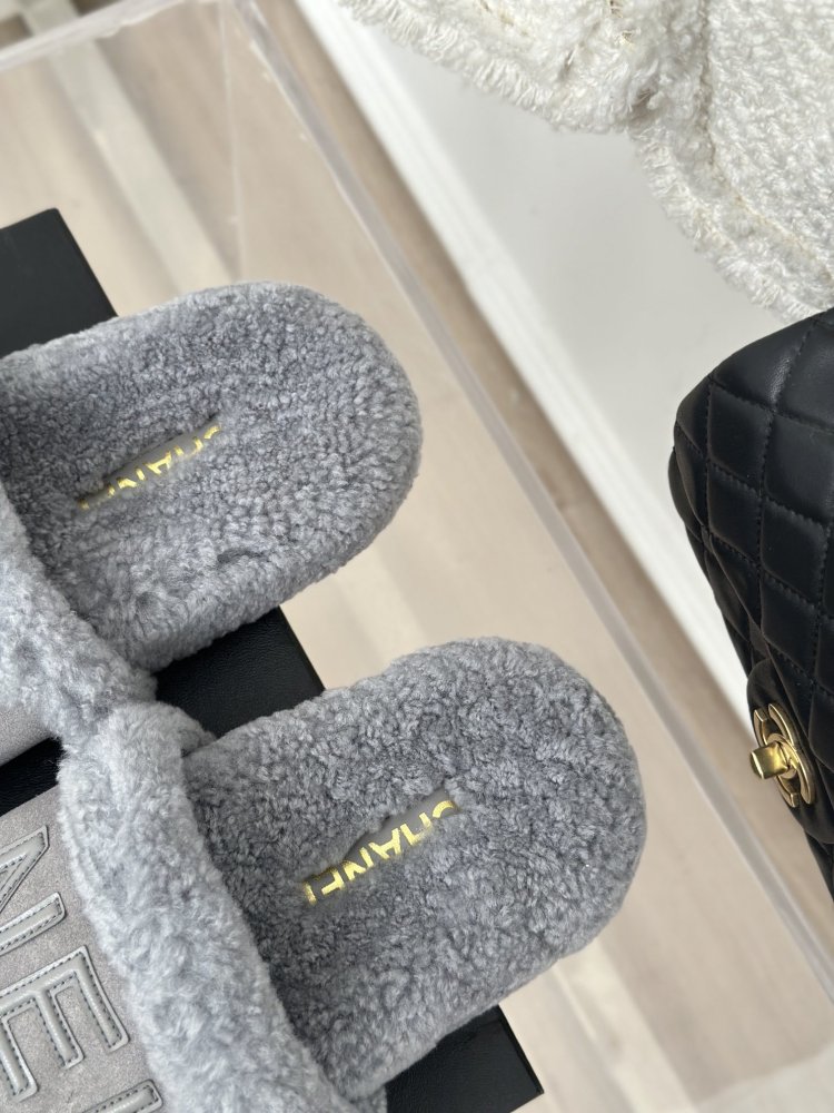 Шлепанцы меховые женские фото 8