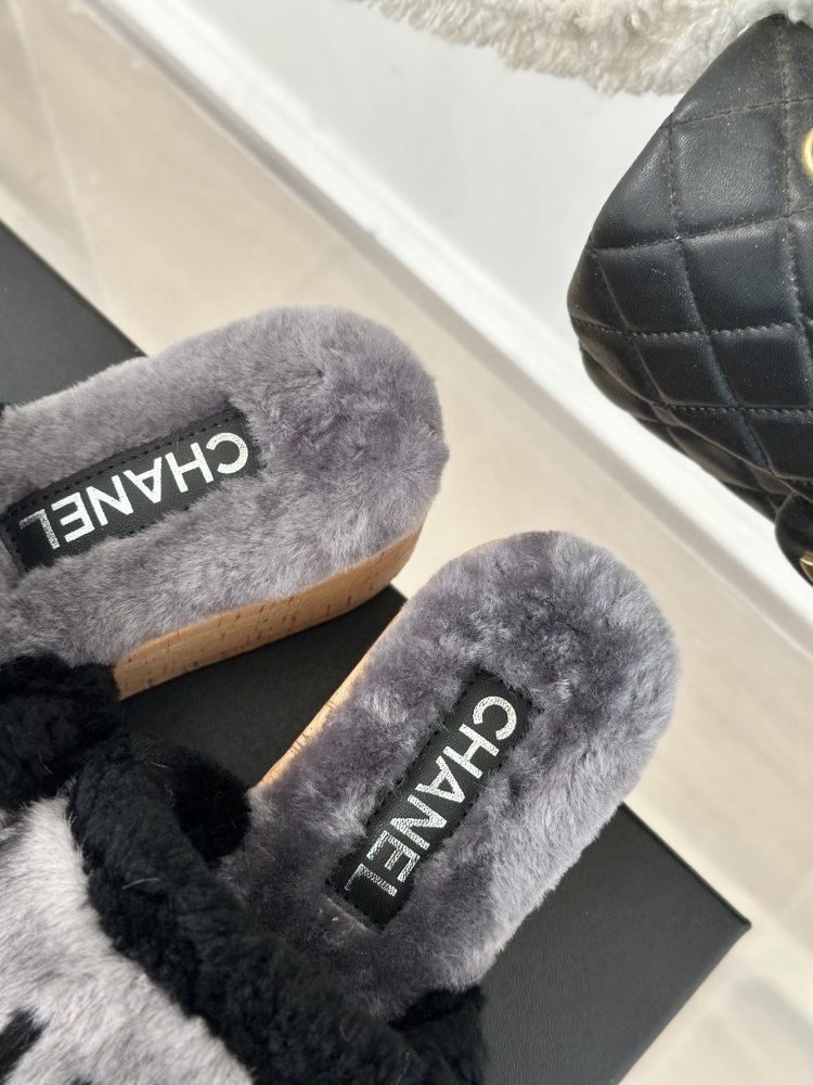 Шлепанцы меховые женские фото 8