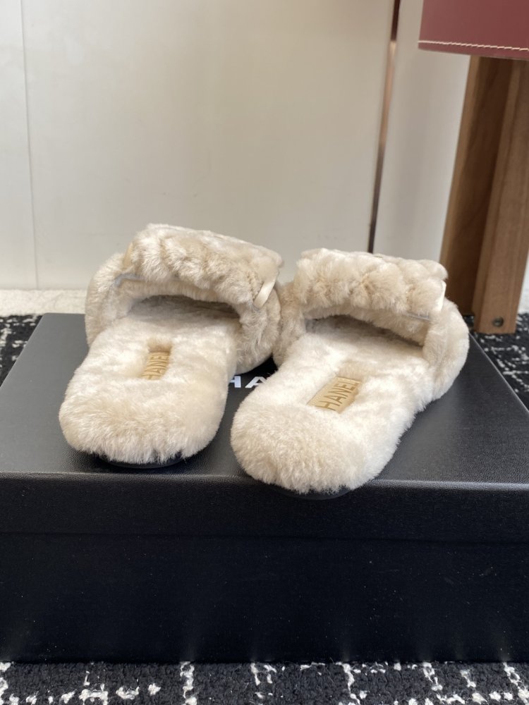 Шлепанцы меховые женские фото 8