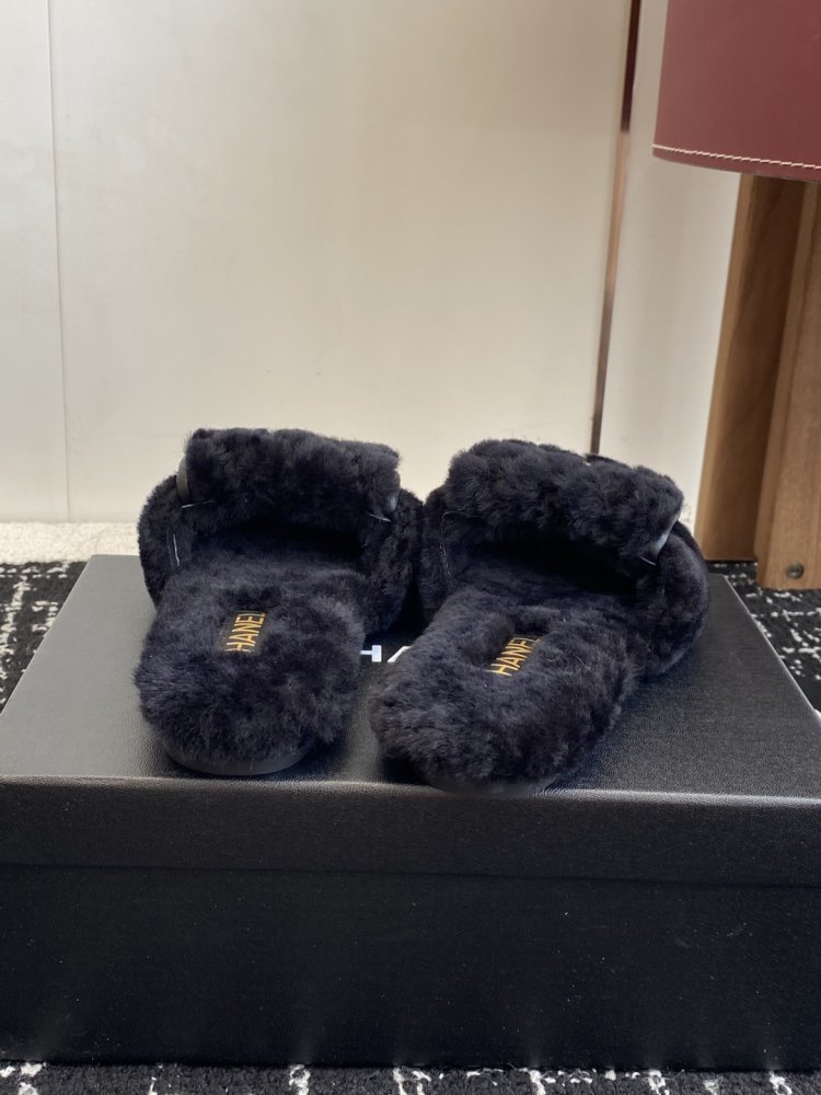 Шлепанцы меховые женские фото 8