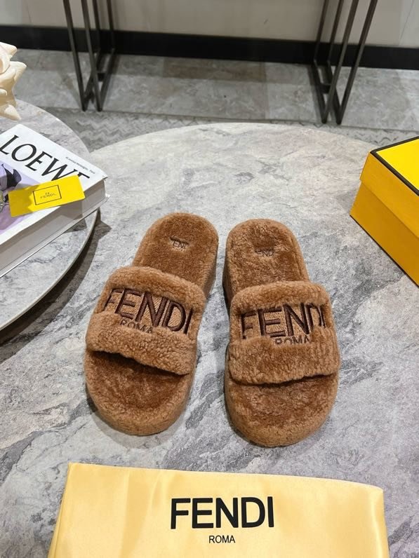 Шльопанці хутряні жіночі фото 8