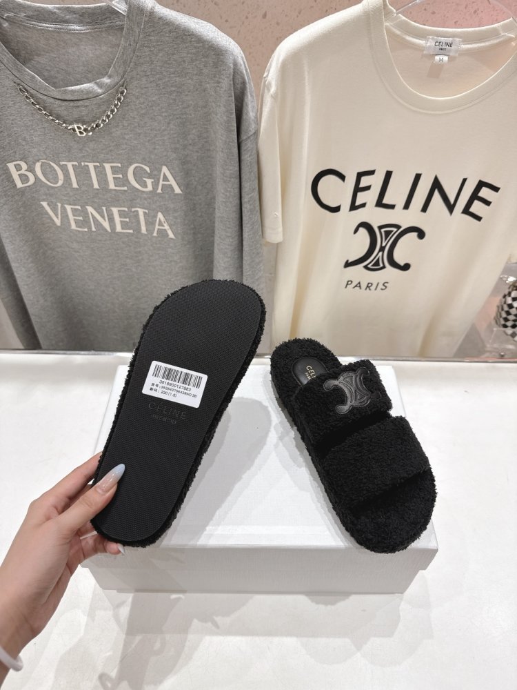 Шлепанцы меховые женские фото 8