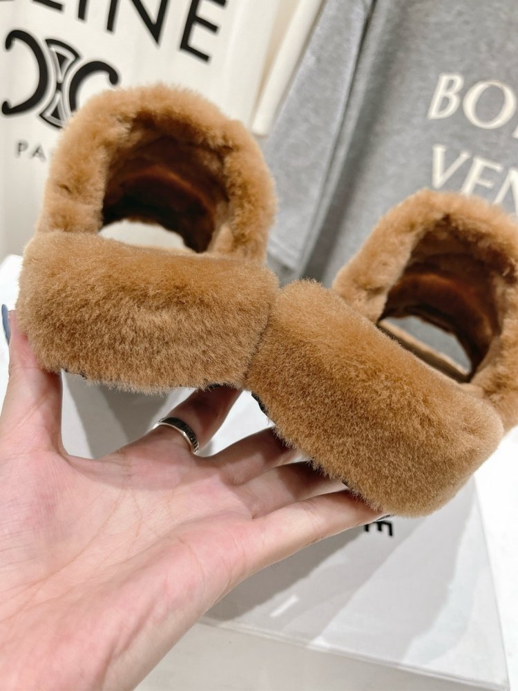 Шльопанці хутряні жіночі фото 8