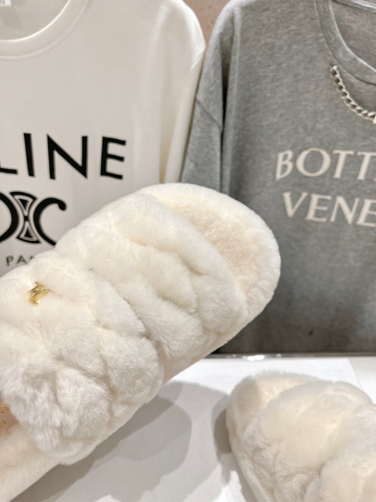 Шлепанцы меховые женские фото 8