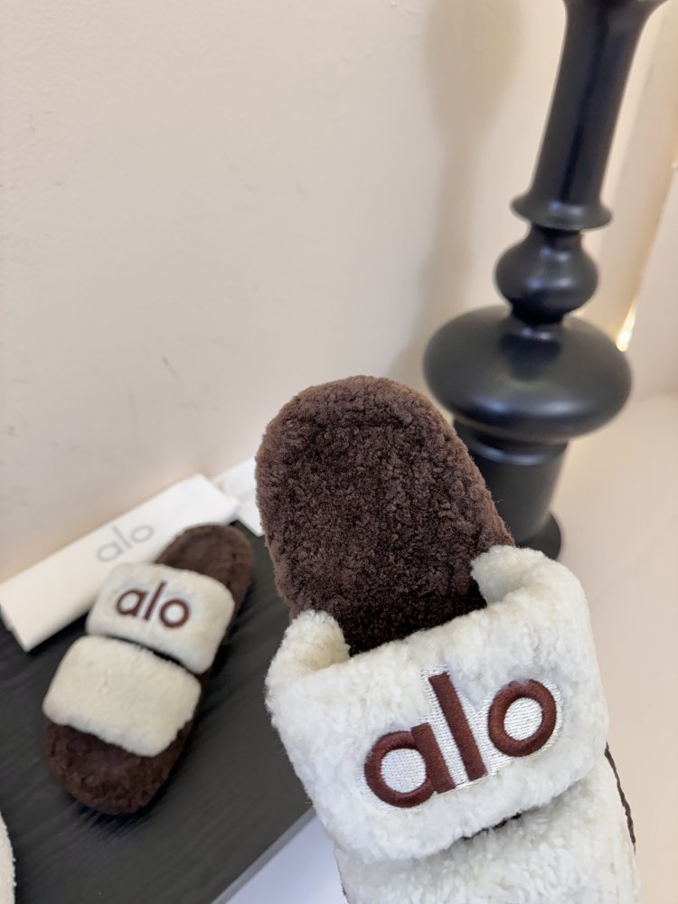 Шлепанцы меховые женские фото 8