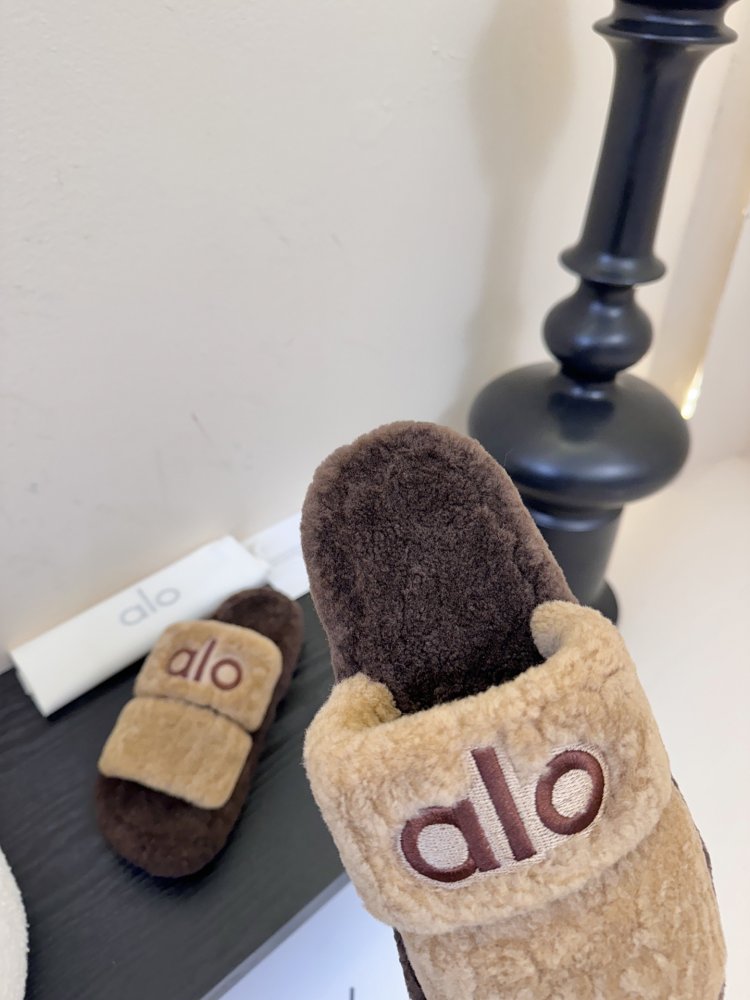 Шлепанцы меховые женские фото 8