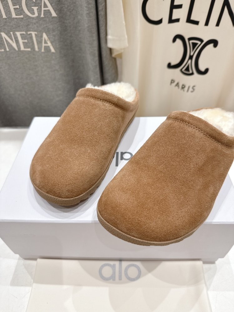 Шльопанці хутряні жіночі фото 8