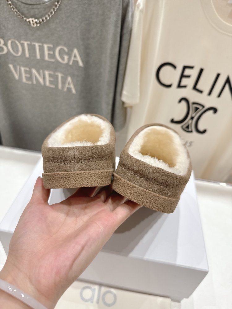 Шлепанцы меховые женские фото 8