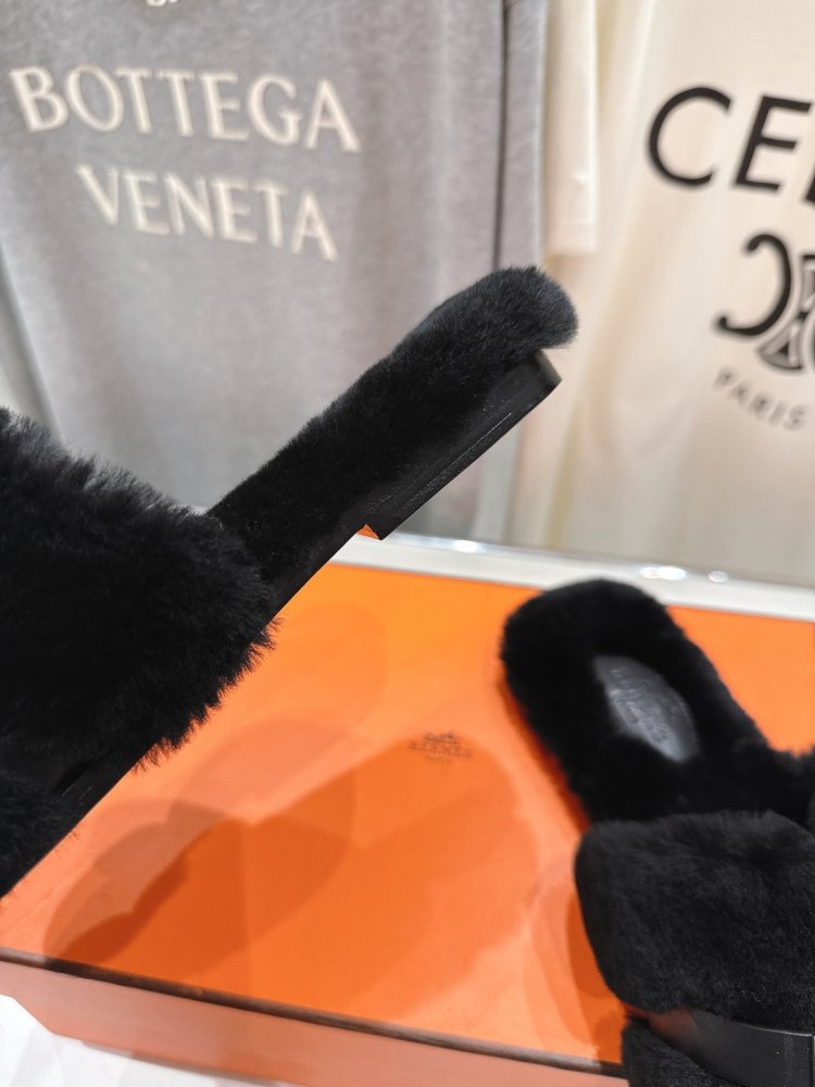 Шлепанцы меховые женские фото 8