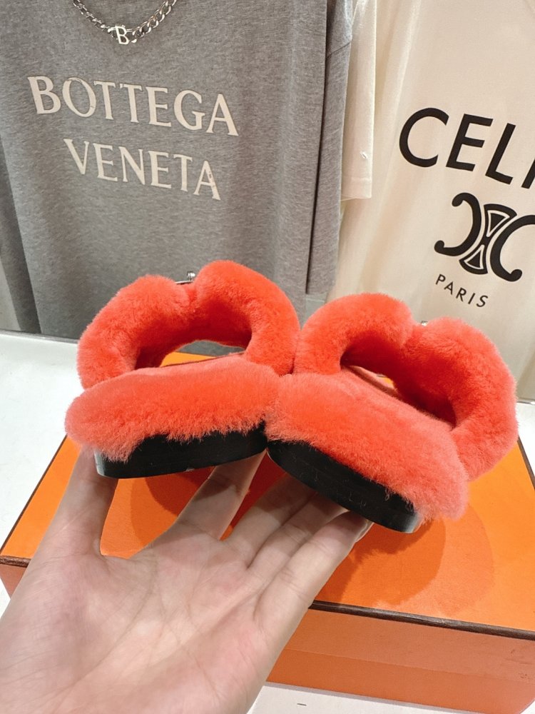 Шльопанці хутряні жіночі фото 8