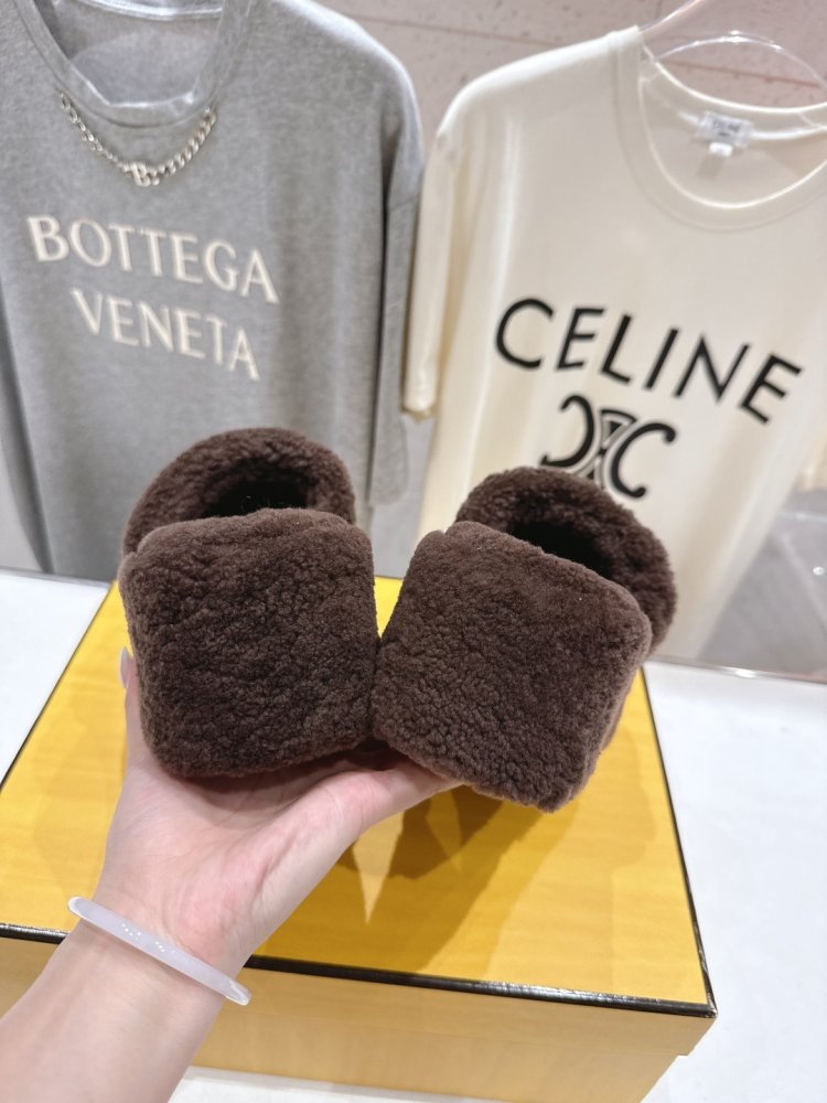 Шльопанці хутряні жіночі фото 8