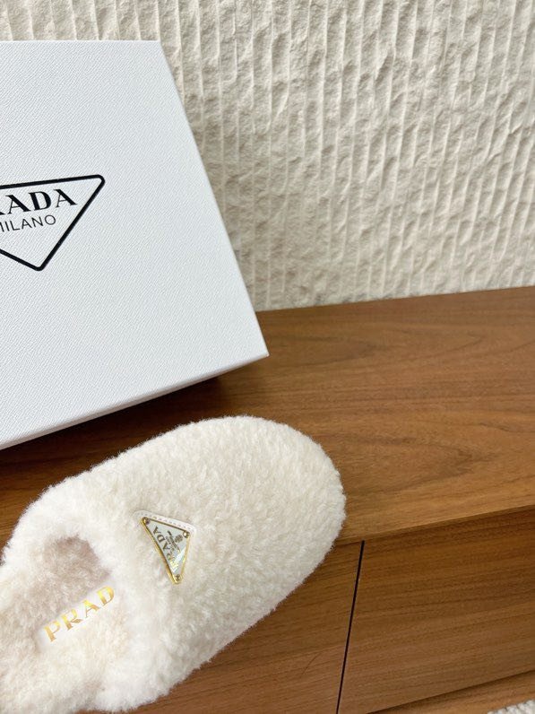 Шльопанці хутряні жіночі фото 8