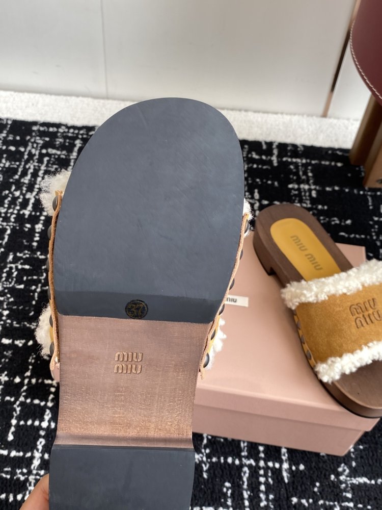 Шльопанці хутряні жіночі фото 9