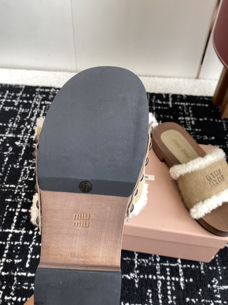 Шлепанцы меховые женские фото 9