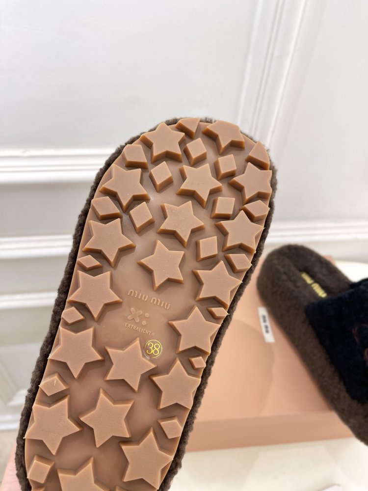 Шлепанцы меховые женские фото 9