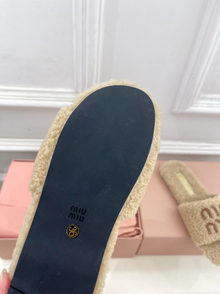 Шлепанцы меховые женские фото 9