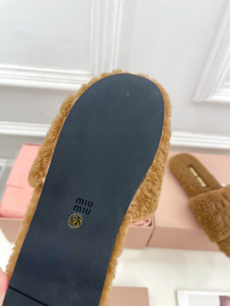 Шлепанцы меховые женские фото 9