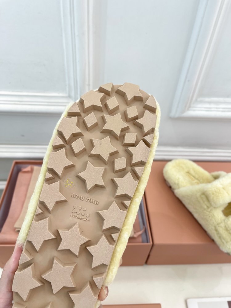 Шлепанцы меховые женские фото 9