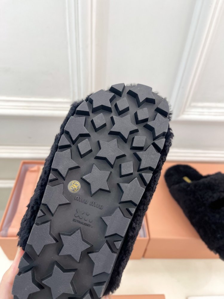 Шлепанцы меховые женские фото 9