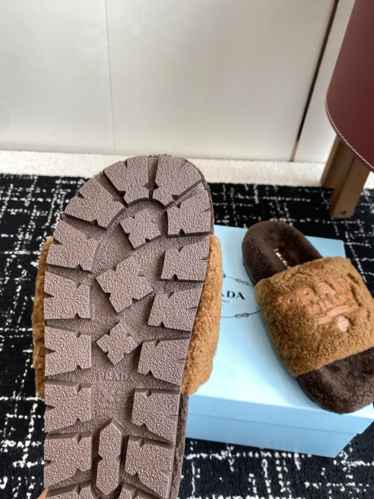 Шльопанці хутряні жіночі фото 9