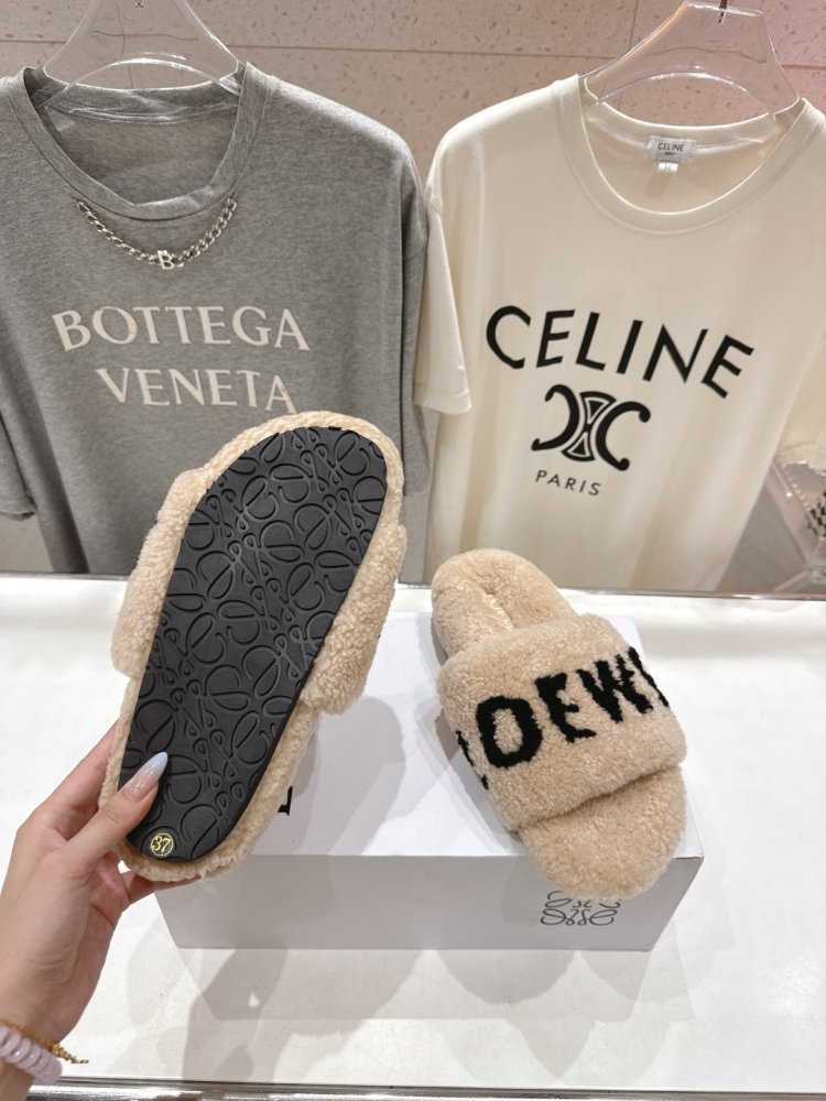 Шлепанцы меховые женские фото 9