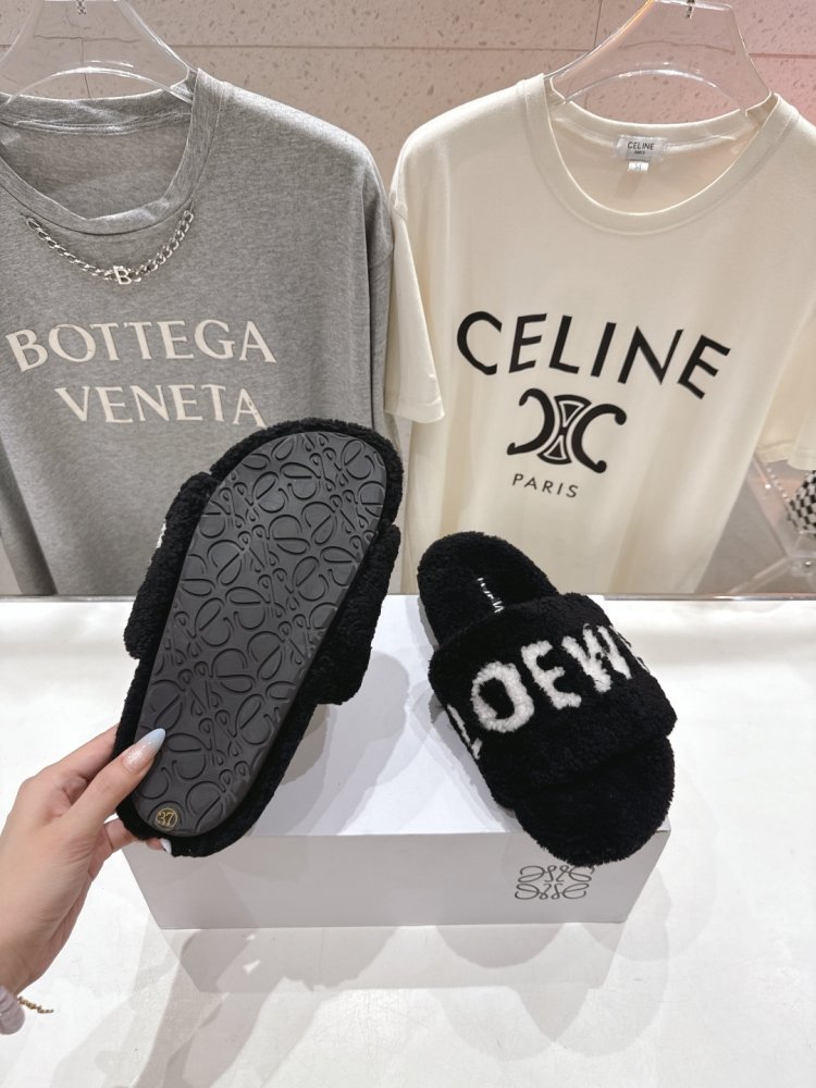 Шлепанцы меховые женские фото 9