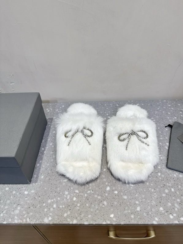 Шльопанці хутряні жіночі фото 9