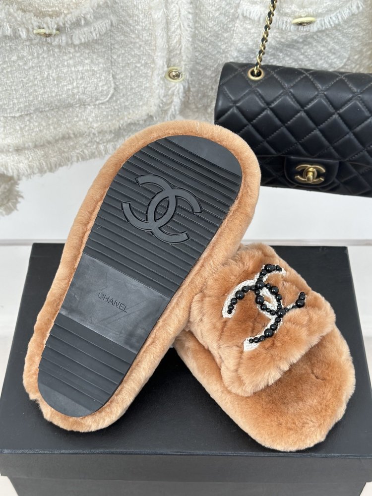 Шлепанцы меховые женские фото 9