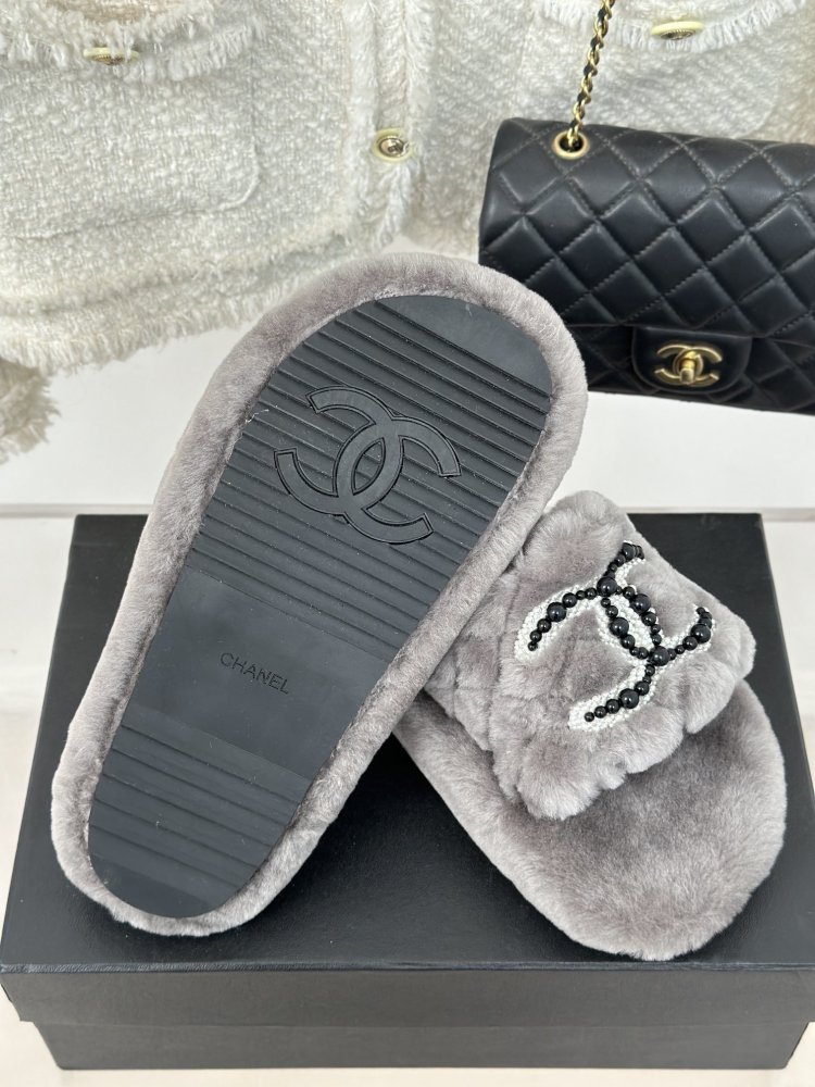 Шлепанцы меховые женские фото 9