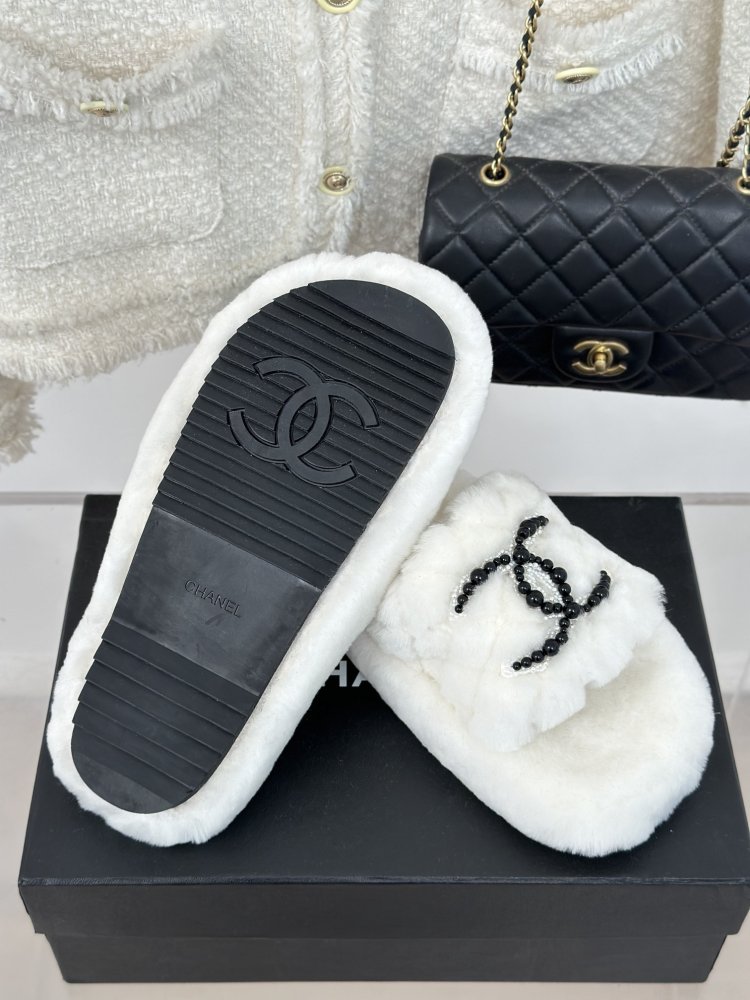 Шлепанцы меховые женские фото 9