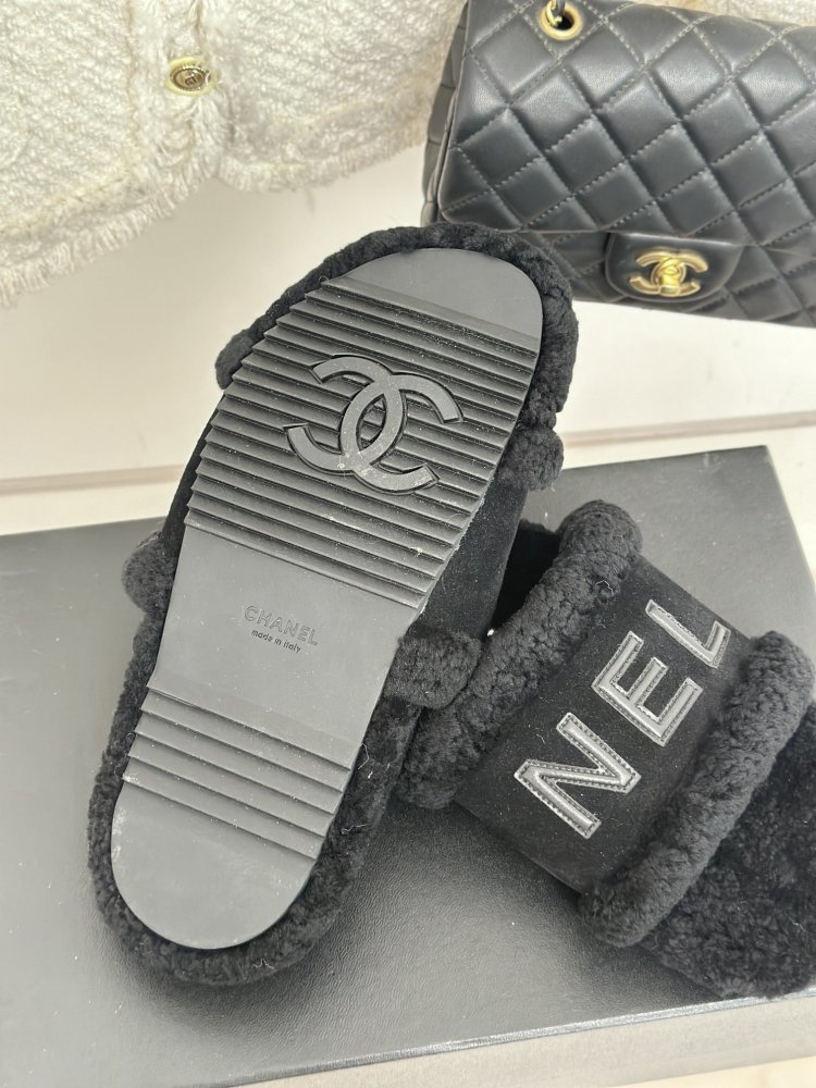 Шлепанцы меховые женские фото 9