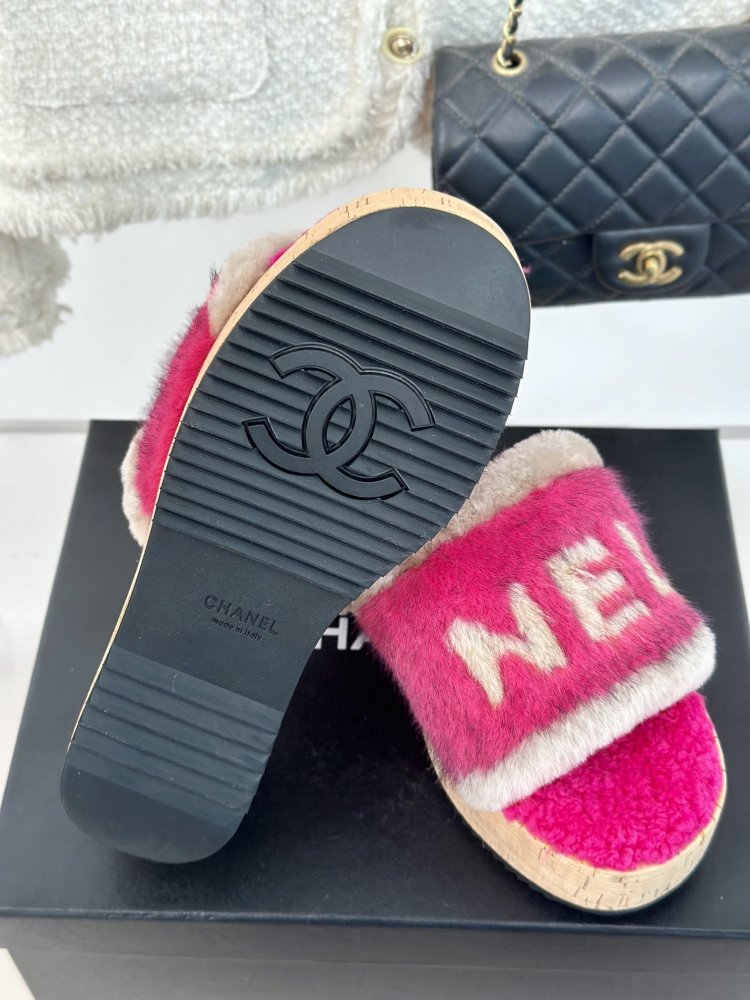 Шлепанцы меховые женские фото 9