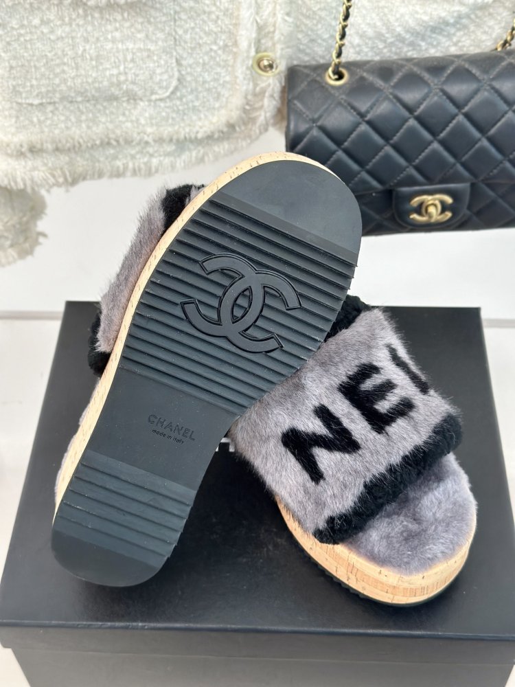 Шлепанцы меховые женские фото 9