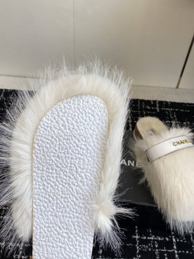 Шлепанцы меховые женские фото 9