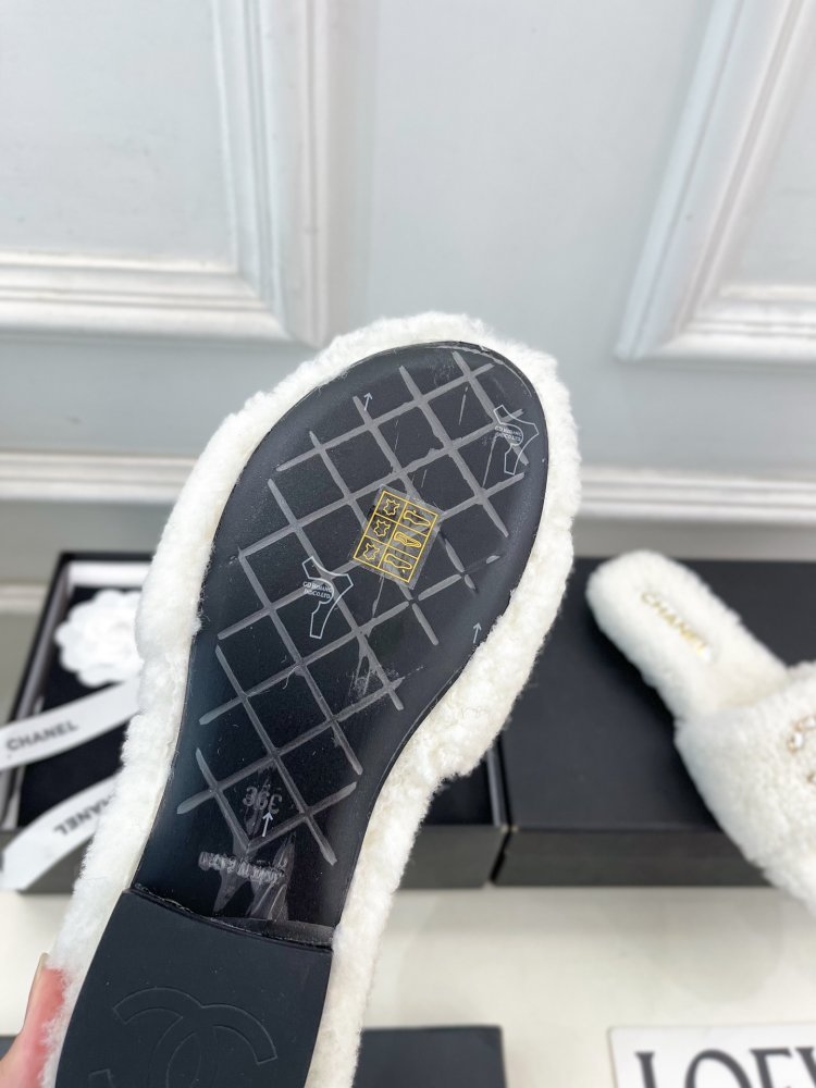 Шльопанці хутряні жіночі фото 9