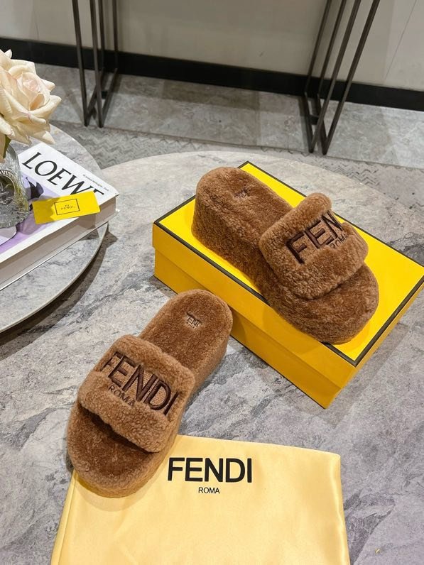 Шльопанці хутряні жіночі фото 9