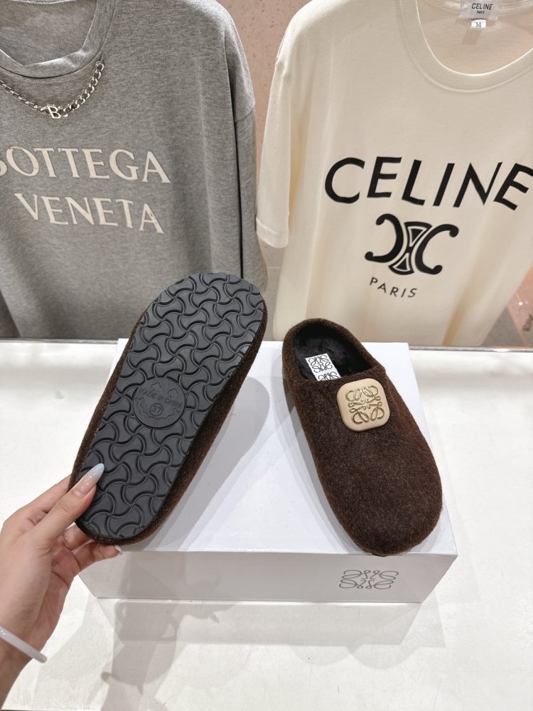 Шлепанцы меховые женские фото 9