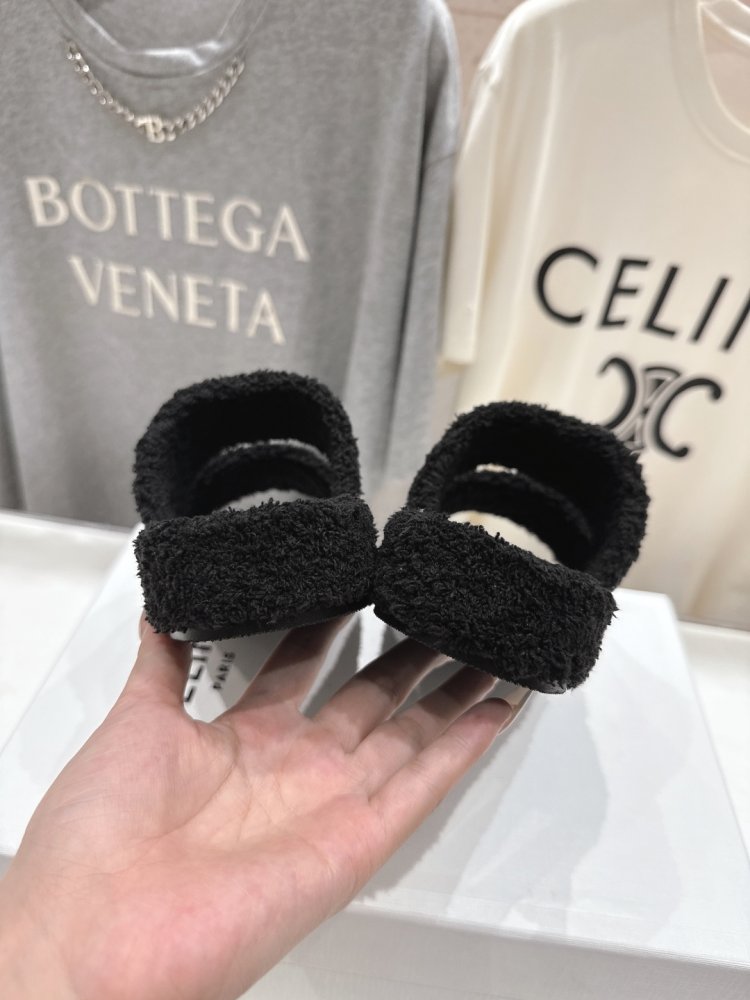 Шлепанцы меховые женские фото 9