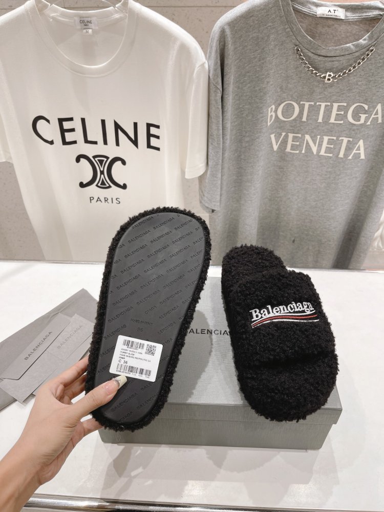 Шлепанцы меховые женские фото 9