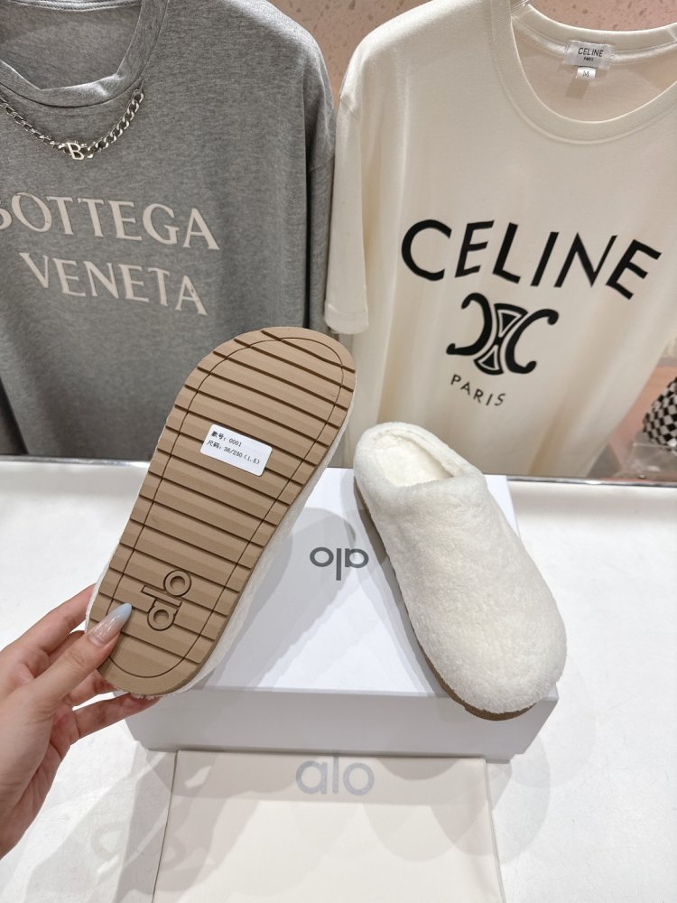 Шльопанці хутряні жіночі фото 9