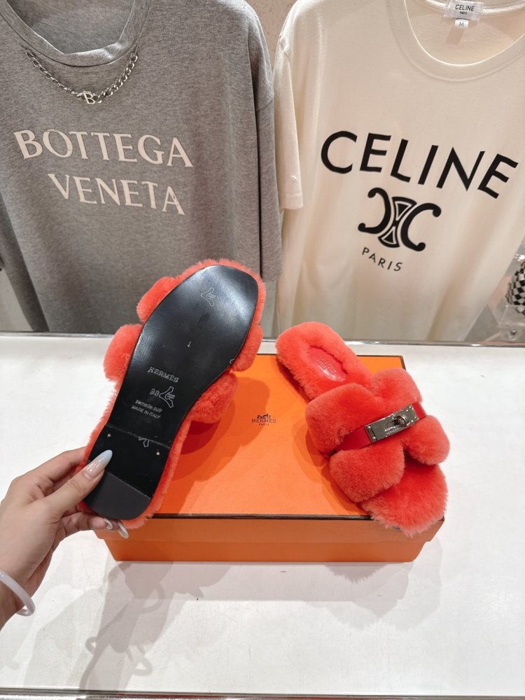 Шльопанці хутряні жіночі фото 9