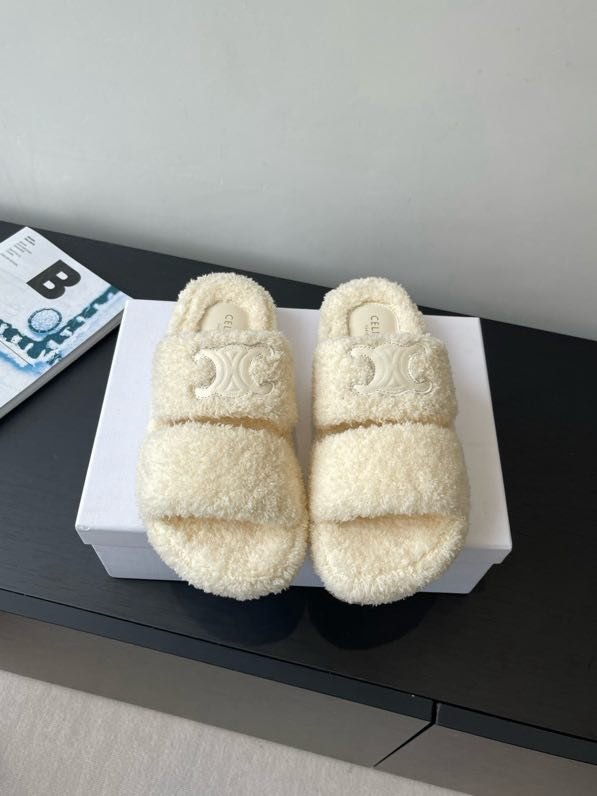 Шльопанці хутряні