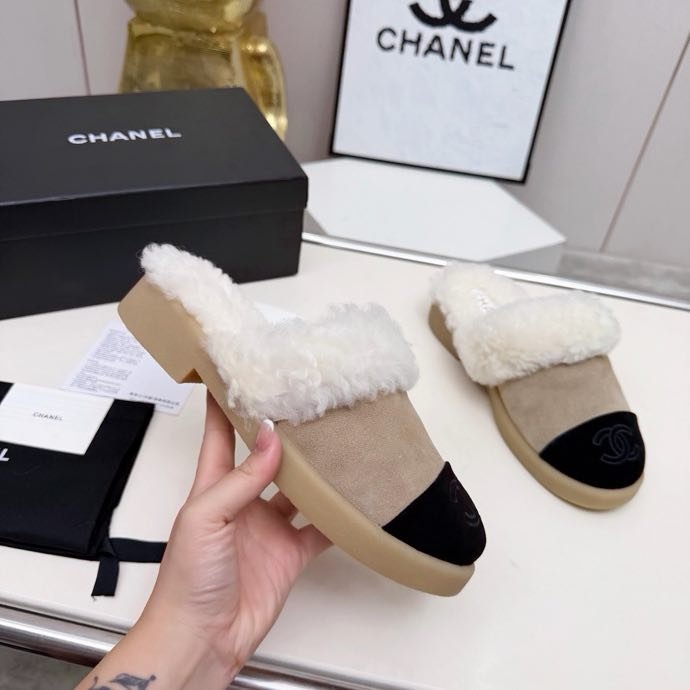 Шлепанцы меховые