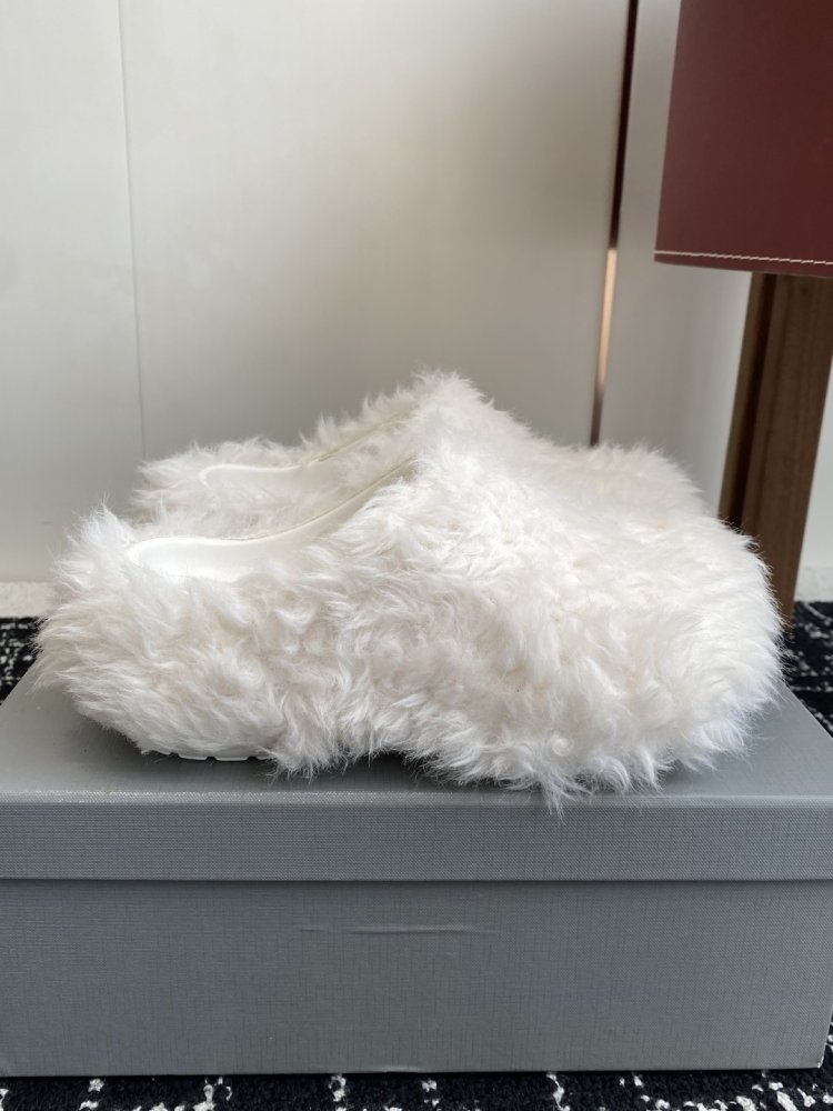 Шлепанцы меховые фото 2