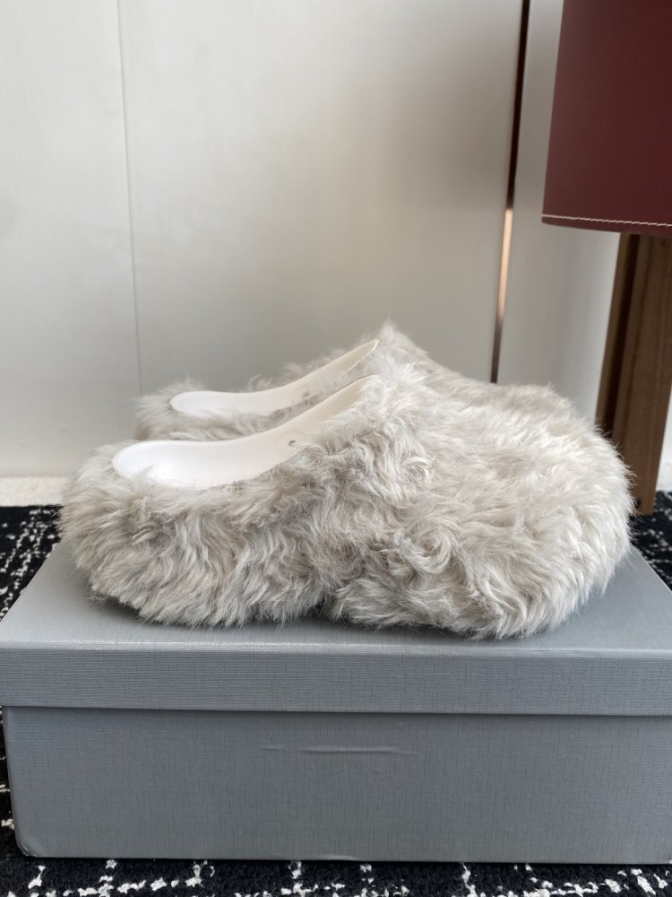 Шлепанцы меховые фото 2