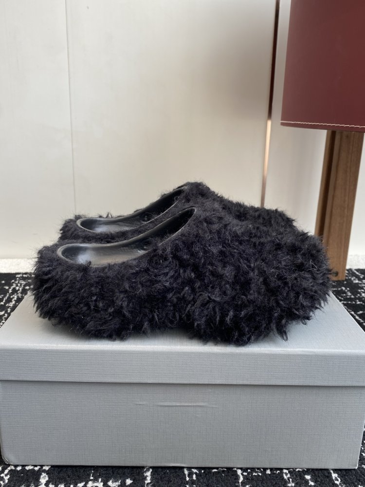 Шлепанцы меховые фото 2